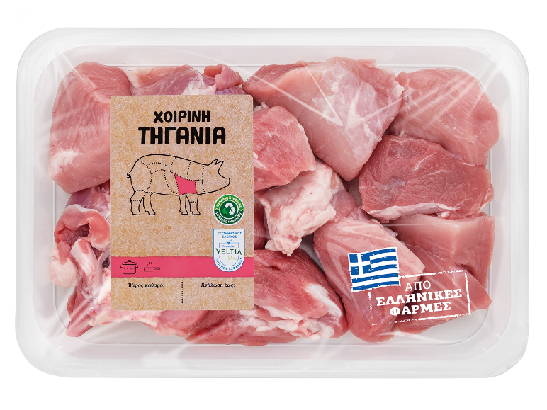 Συσκευασμένα κομμάτια χοιρινού κρέατος, με ετικέτα που αναγράφει «Χοιρινή Τηγανιά» και ελληνική σημαία.