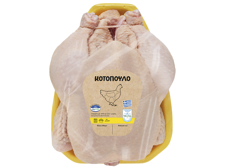 Φρέσκο ολόκληρο κοτόπουλο σε συσκευασία, με ετικέτα που αναγράφει φυσική διατροφή και πληροφορίες μαγειρέματος.