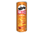 Τσιπς Pringles Paprika σε πορτοκαλί συσκευασία με εικόνα τσιπς και σκόνης πάπρικας.