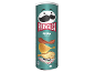 Τσιπς Pringles γεύσης Pizza σε πράσινο κύλινδρο με συστατικά πίτσας.