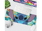 Ρύθμιση γραφείου με mouse pad με θέμα Stitch, πληκτρολόγιο, ποντίκι, ακουστικά και οθόνη.