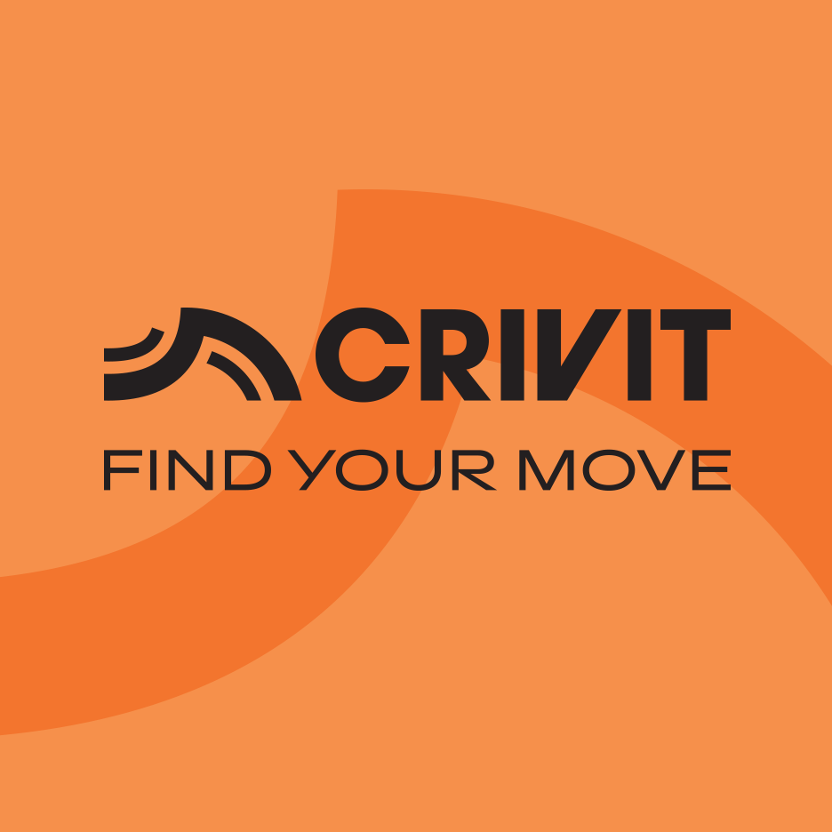 Λογότυπο με μαύρα γράμματα και κυματιστό σχέδιο σε πορτοκαλί φόντο, με το κείμενο 'FIND YOUR MOVE'.