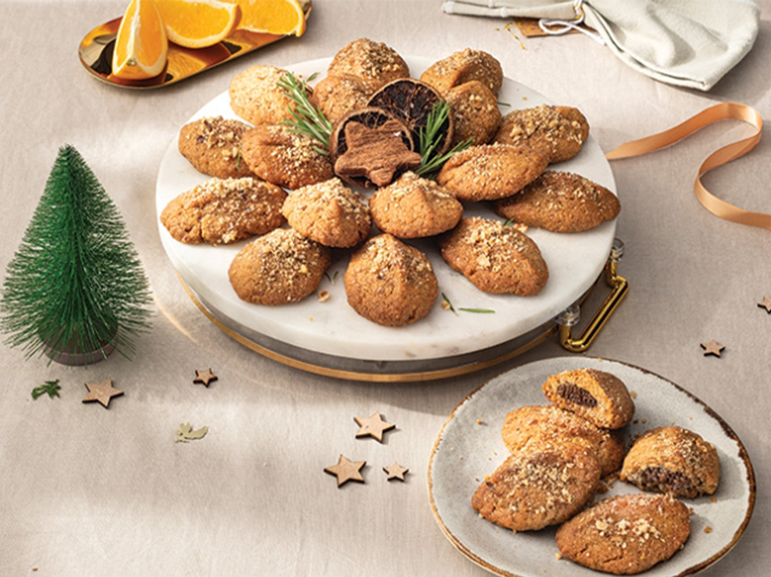 Χριστουγεννιάτικα μπισκότα με καρύδια.